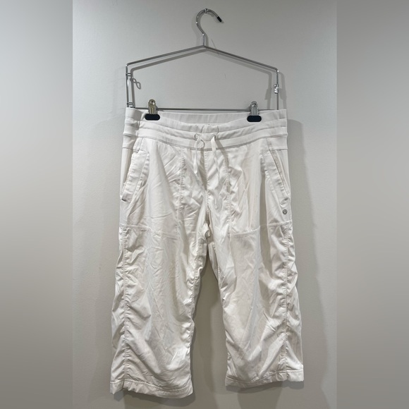 Lululemon Capris - Picture 1 of 1